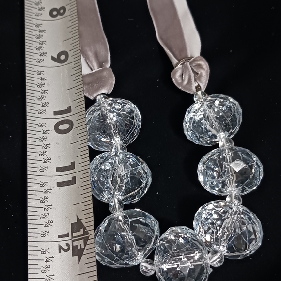 Vintage Old Navy Clear/ Crackle Acrylic Beads with Gray Velvet Ribbon Necklace - Picture 4 of 4